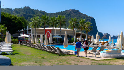 5-Star Resorts and Private Excursions