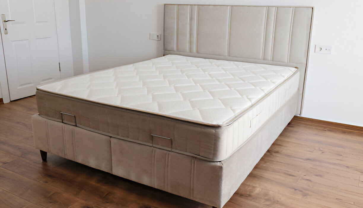 Queen Size Mattress Right