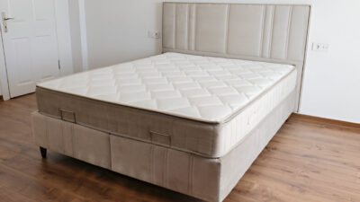 Queen Size Mattress Right